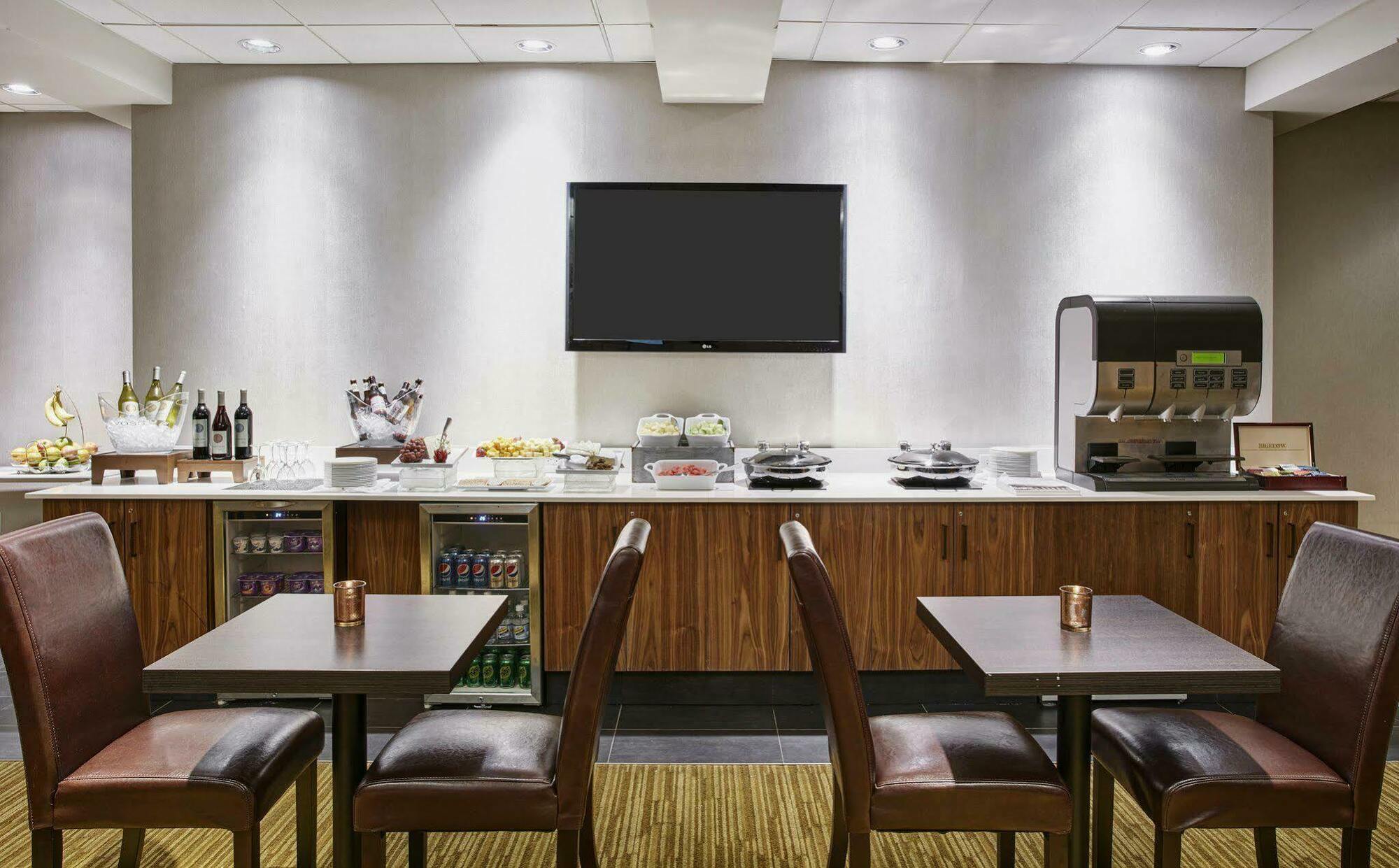 Hilton Westchester Rye Brook ภายนอก รูปภาพ